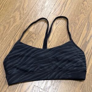 Lululemon bra size 4 in great condition
